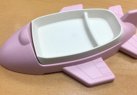 Набор посуды детский "Самолет", цвет розовый: поднос, две тарелки рп620